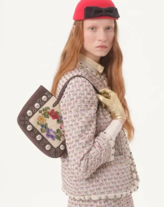 Bestickte Tweedjacke mit Bändern