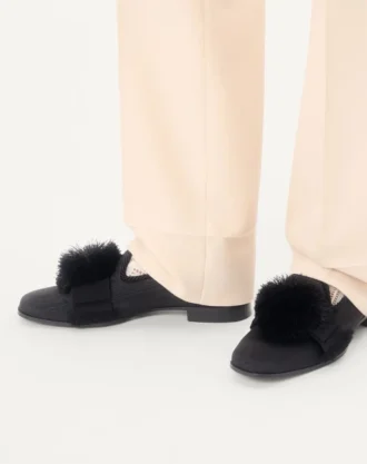 bowow mokassin aus moir stoff 1 330x417 - Bowow Mokassin aus Moir&eacute;-Stoff