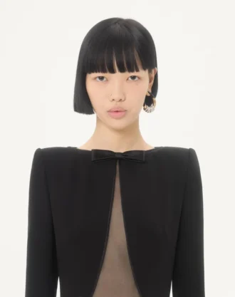 Cady Couture Langes Kleid mit Federn