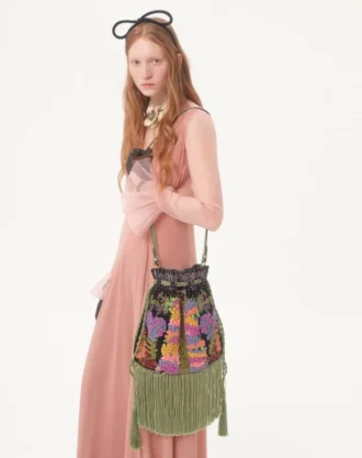 Langes Kleid aus leichtem Georgette