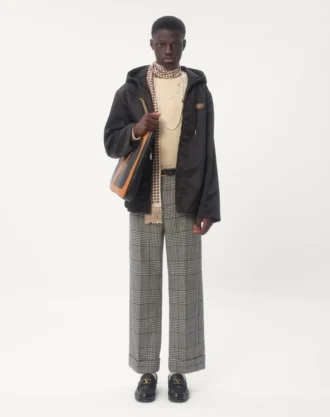 Nylon-Windjacke mit Kapuze und Vlogo-Patch