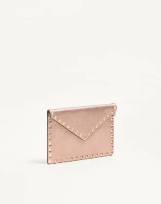 Rockstud Laminierte Clutch aus genarbtem Kalbsleder