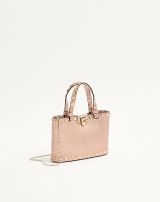 Rockstud Mini-Shoppingtasche aus laminiertem genarbtem Kalbsleder