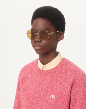 Runder, übergroßer Metallrahmen