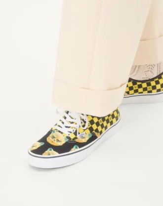 Valentino Garavani und Vans Low-Top-Sneaker aus Stoff mit VLogo-Schachbrettmuster und Le Chat De La Maison-Print