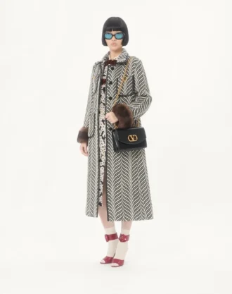 Valentino Garavani Vain Schultertasche aus glänzendem Kalbsleder