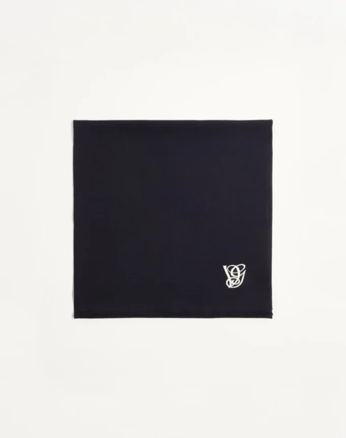 VG Wollschal mit Stickerei